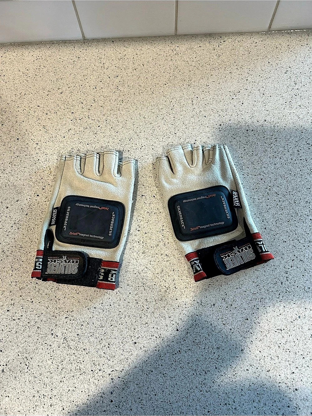 Silverback Leather Magnetic back Work Gloves, Size Medium